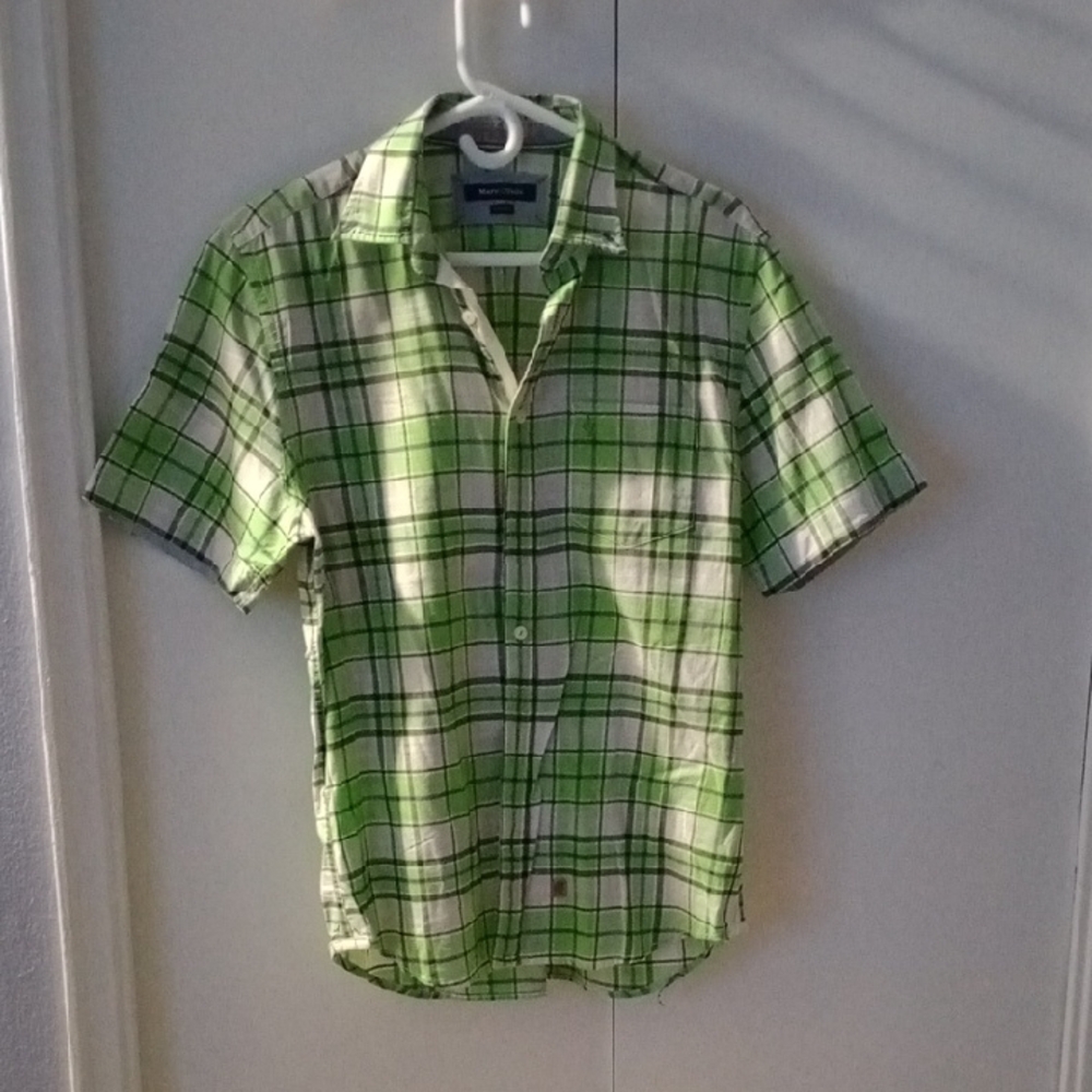 Casual Green and White Plaid Button-Down Shirt